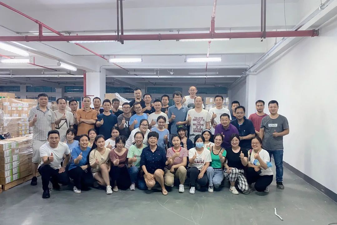 同心聚力 戰(zhàn)高溫酷暑,英唐智控圓滿完成深圳倉搬遷工作